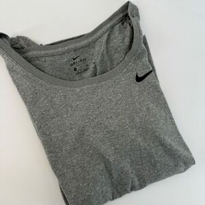 Nike Dri Fit Gray Scoop Neck T Shirt Athletic Top Women's Size Small